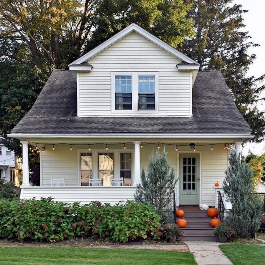 Небольшой загородный домик