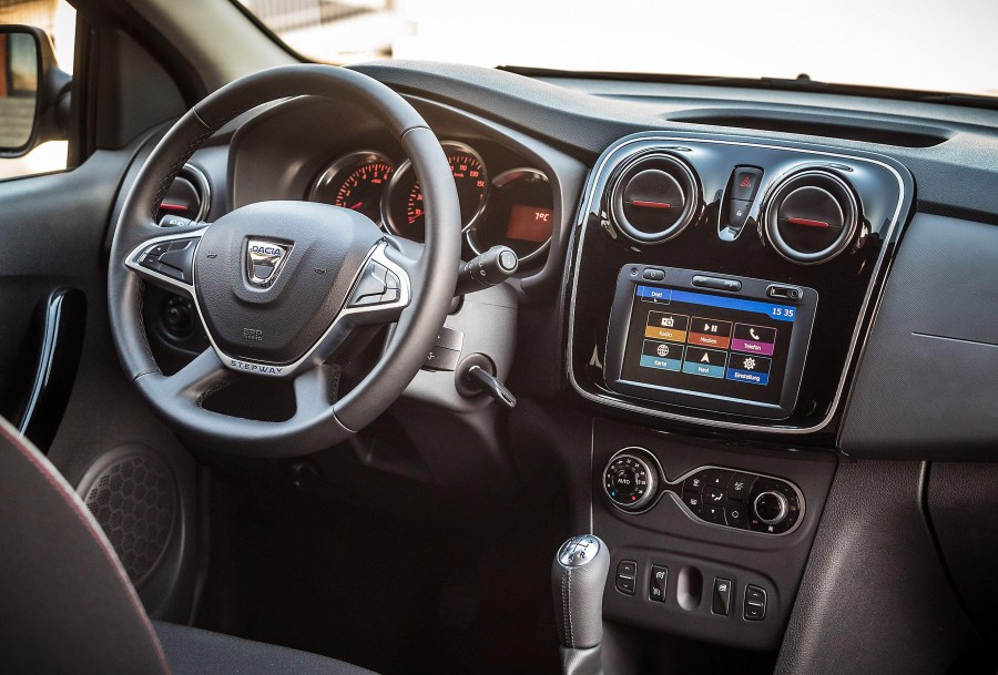 Renault Logan Stepway 2021 салон