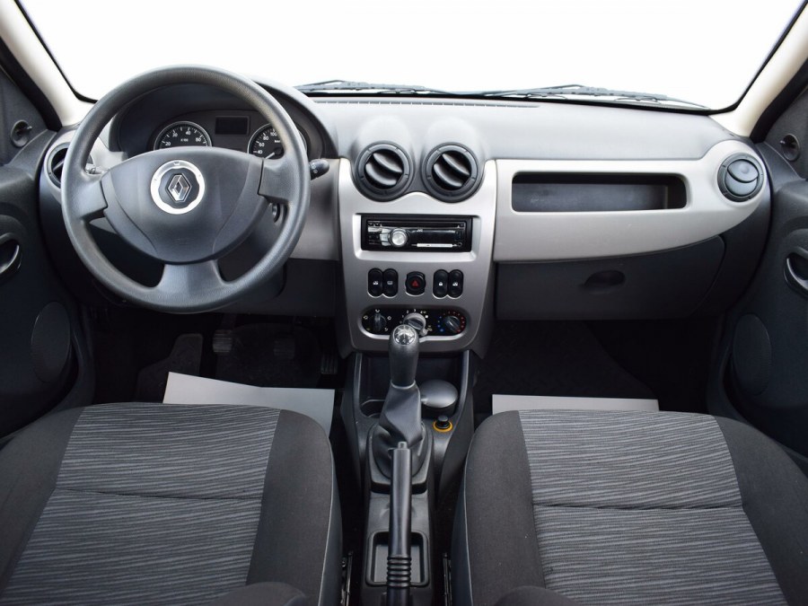 Renault Sandero 2011 салон