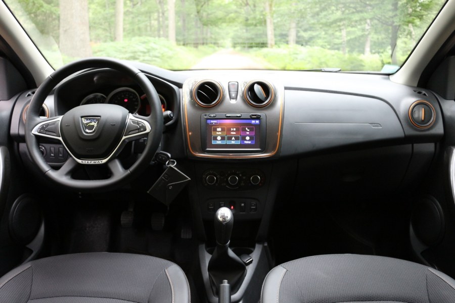 Renault Logan Stepway салон