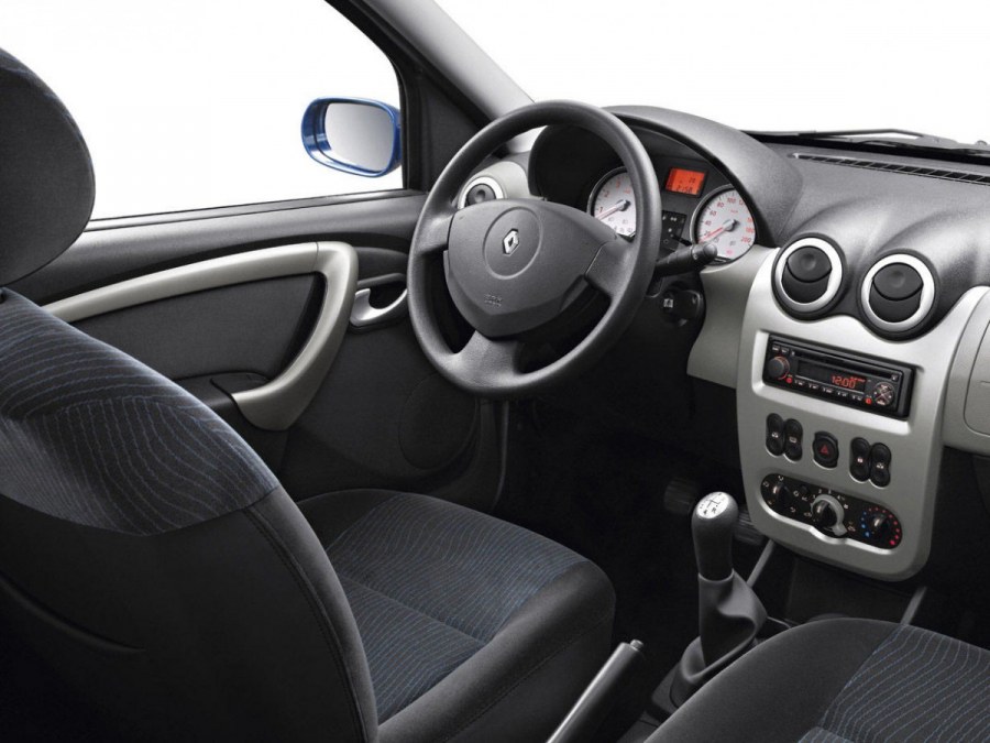 Renault Sandero 2011 салон