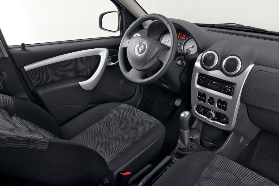 Renault Sandero 2013 салон