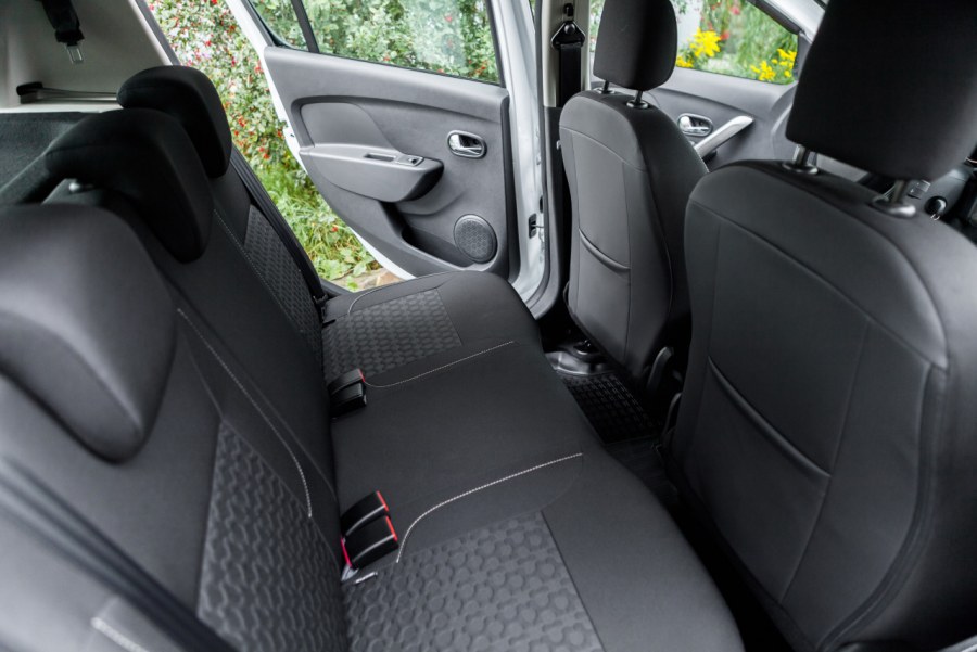 Рено Логан Stepway салон сзади