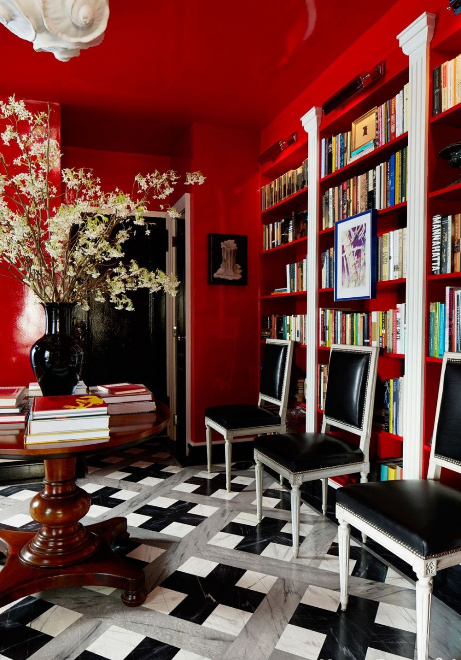 Спальня в бордовых тонах