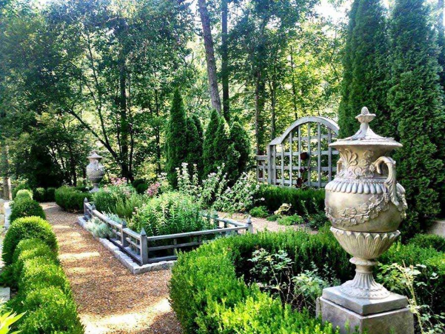 Садик во французском стиле