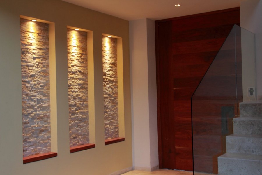 Декоративная ниша в стене