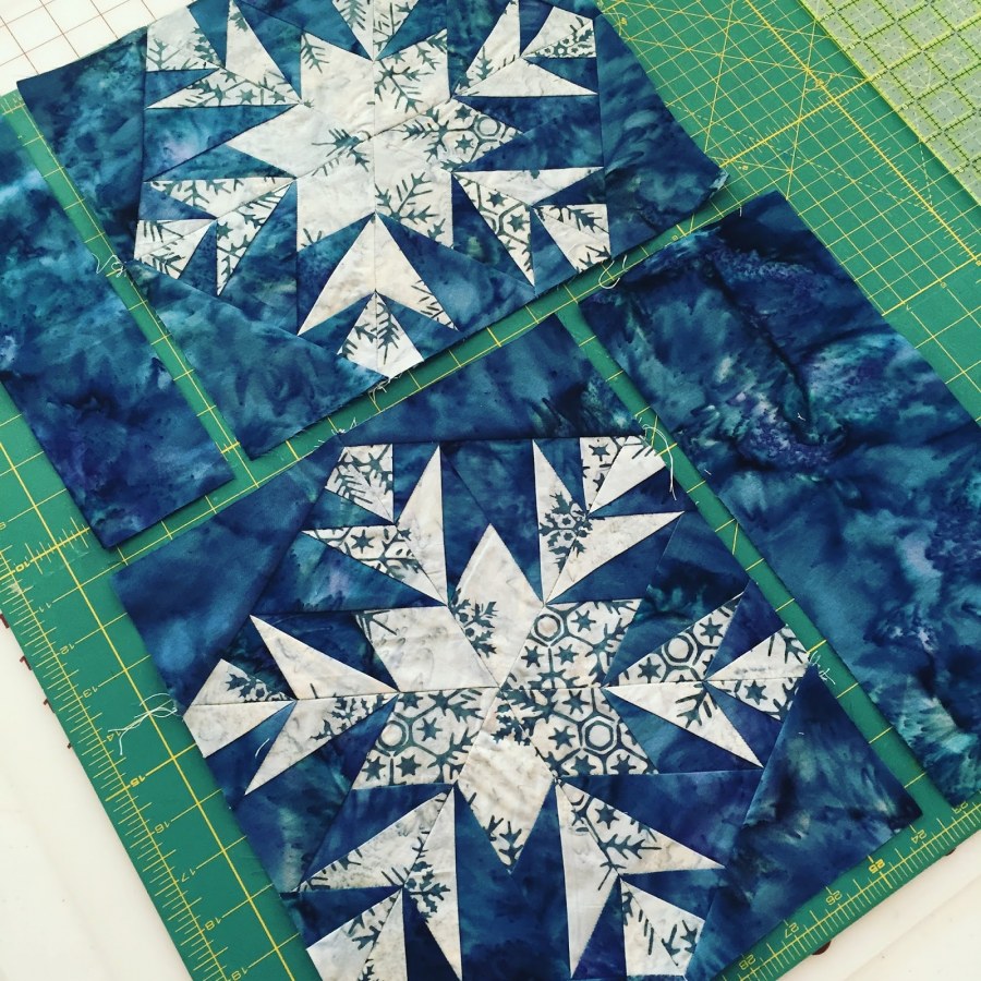 Пэчворк блок звезда Елена из 2 квадратов 20