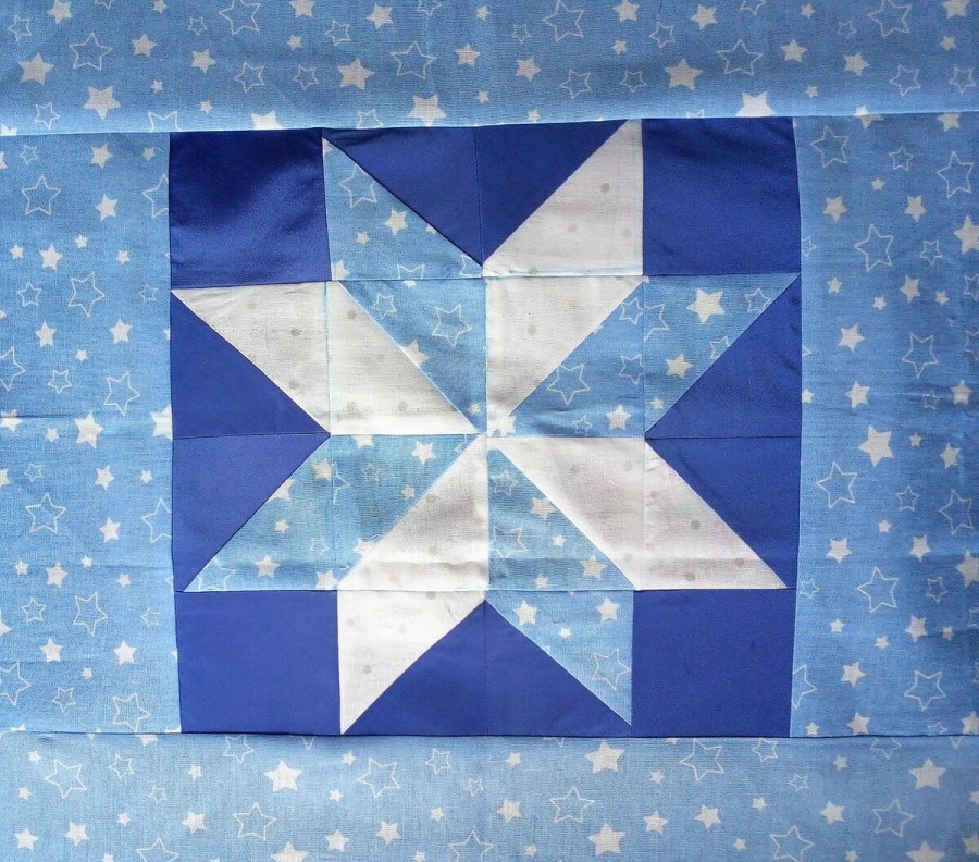 Подушка пэчворк Снежинка