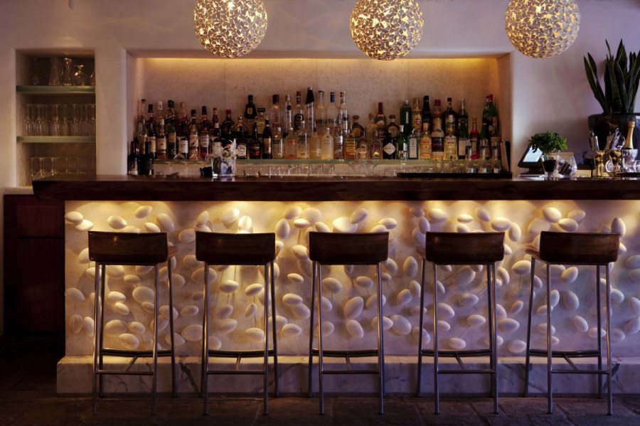 Барная стойка в баре