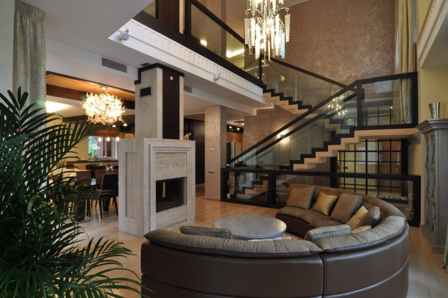 Интерьер двухэтажного коттеджа