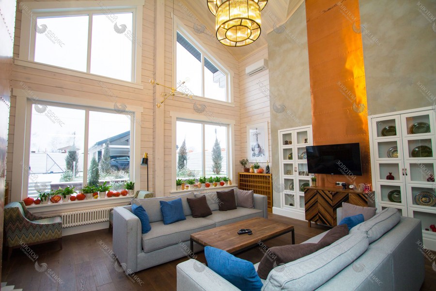 Интерьер дома из бруса со вторым светом