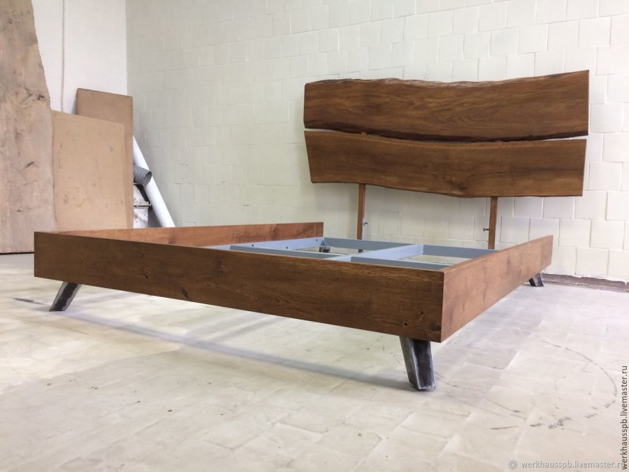 Кровать из дуба в стиле лофт