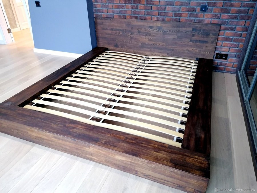 Кровать в стиле лофт