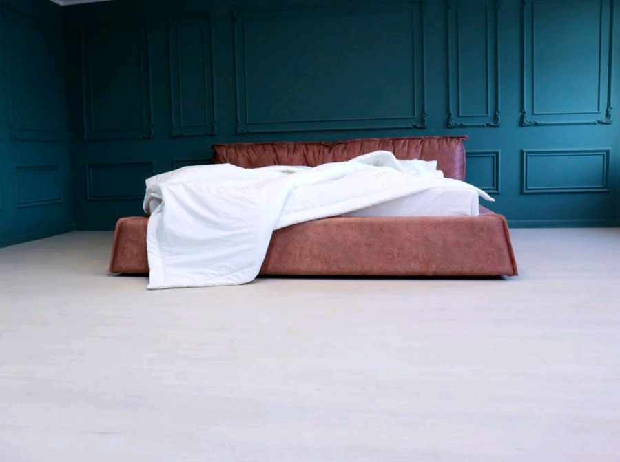 Мягкая кровать в стиле лофт