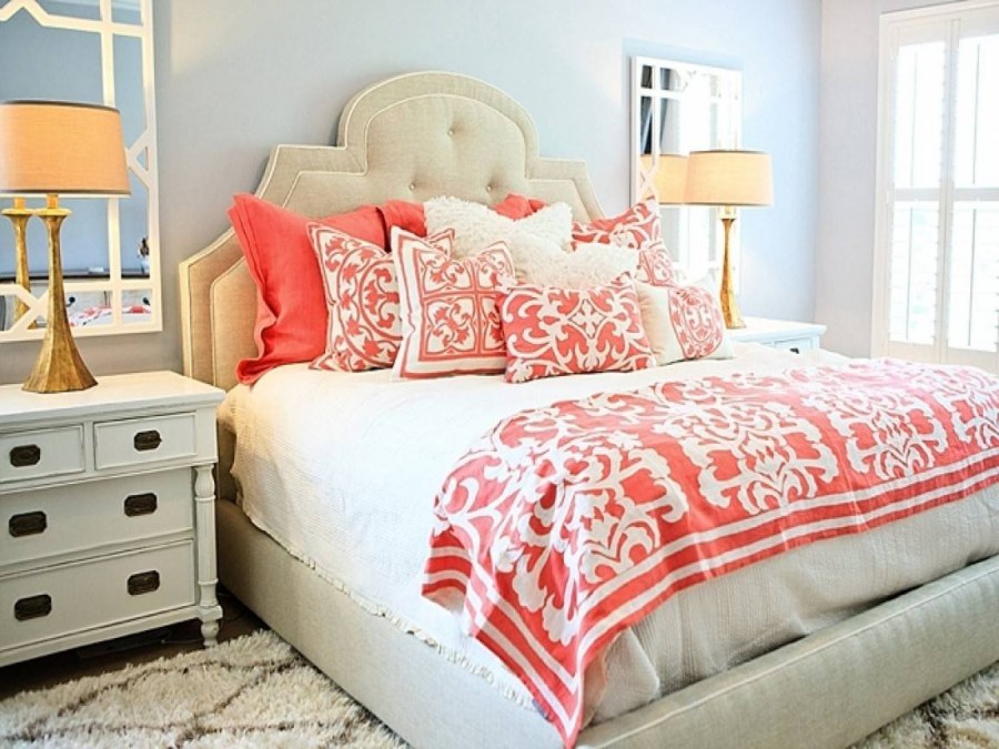 Коралловая спальня интерьер