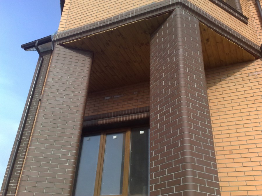 Кирпичная колонна