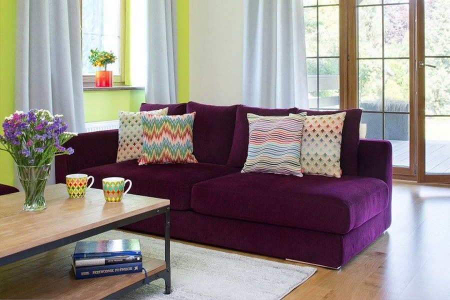 Шторы к фиолетовому дивану