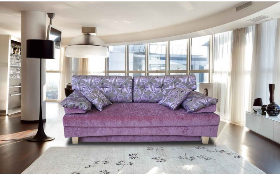 Фиолетовый диван в интерьере