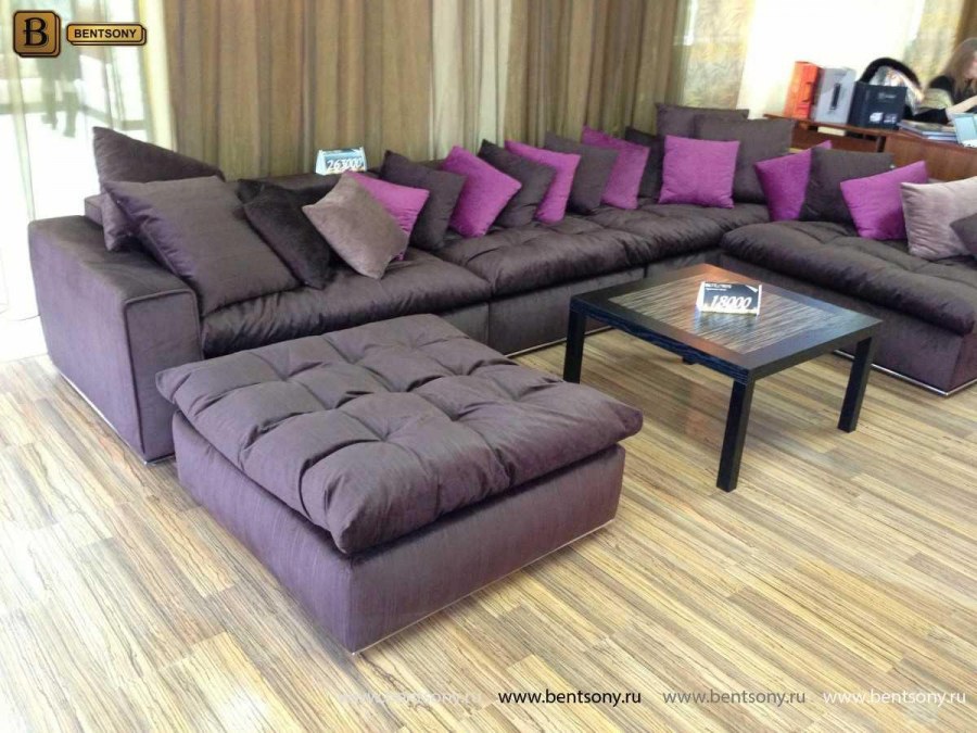 Мягкое кресло сиреневого цвета