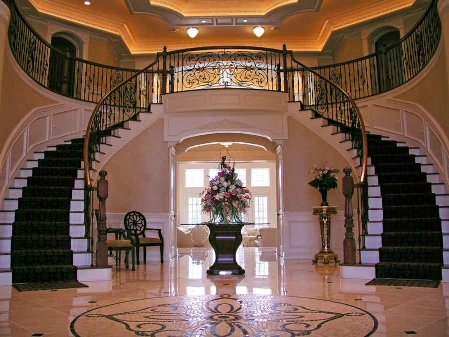 Роскошная лестница