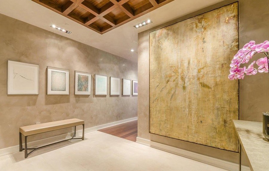 Венецианская штукатурка беж стена