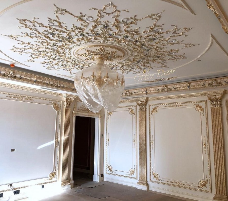 Роспись лепнины на потолке