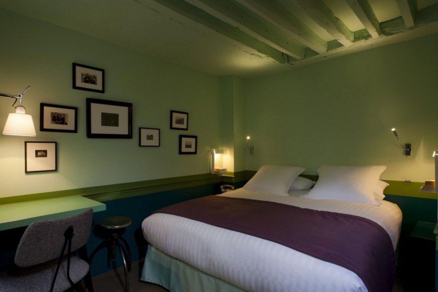 Зеленая спальня в гостинице