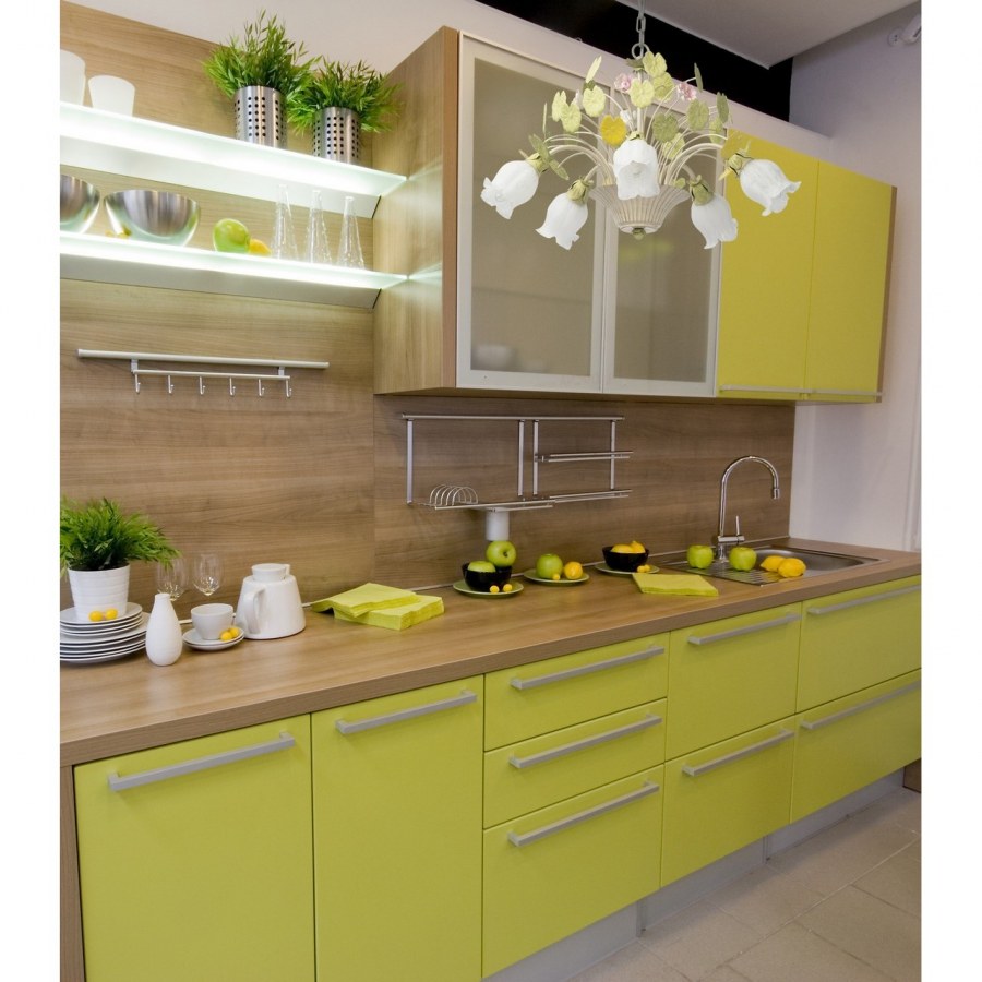 Кухонный гарнитур лимонного цвета