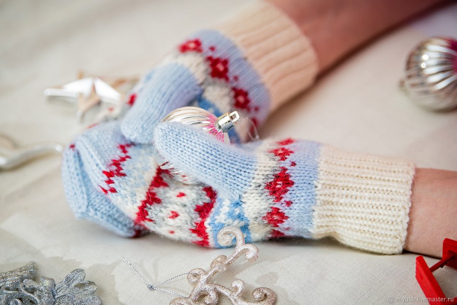 Домик в варежках