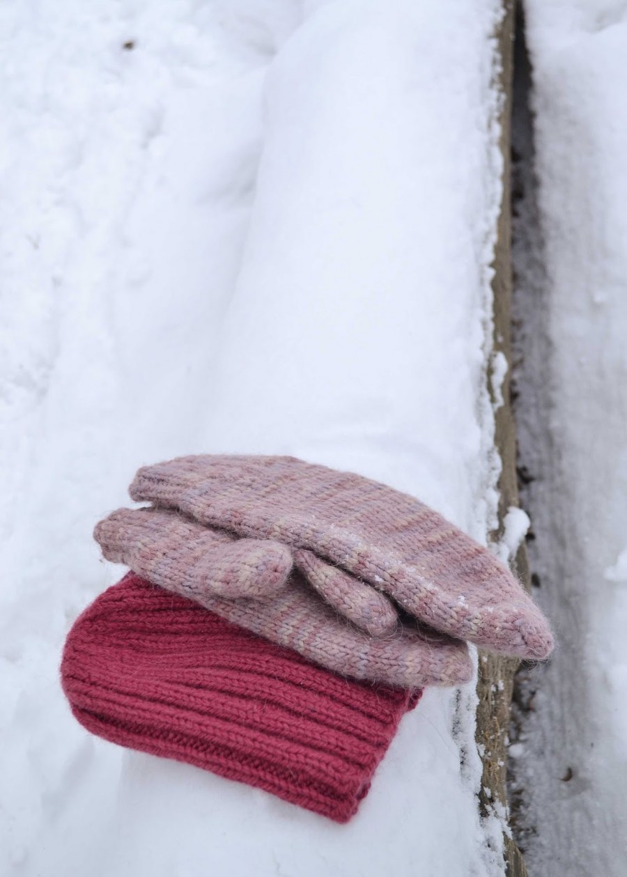 Зимние композиции в варежках