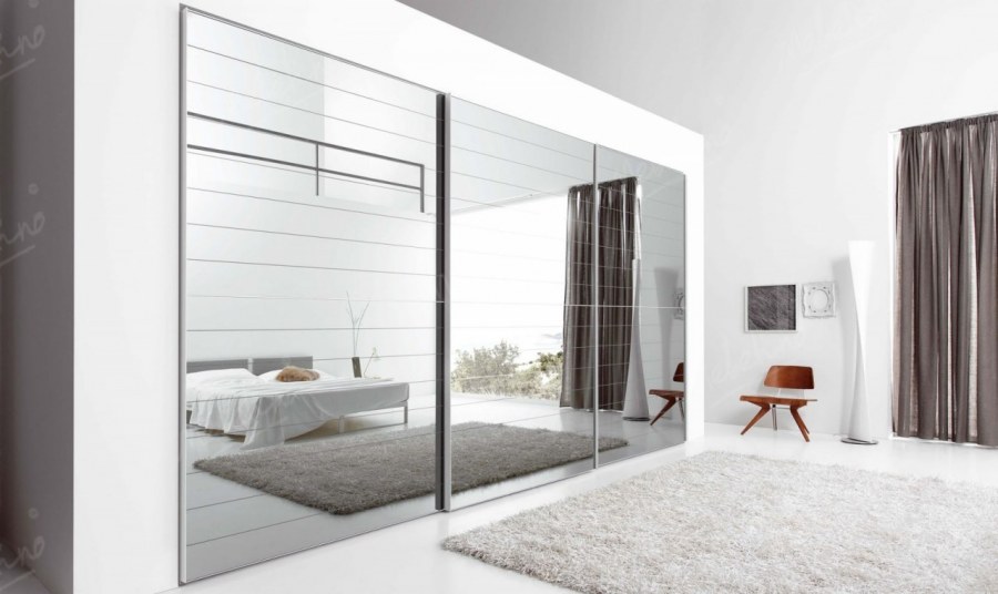 Зеркальные двери купе