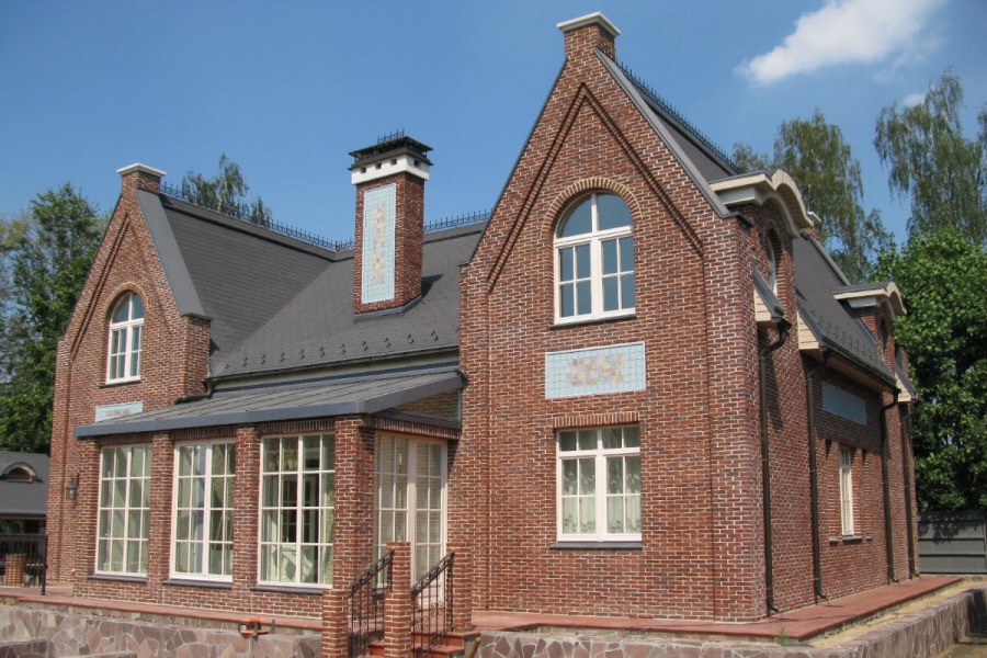 Каменный дом в английском стиле