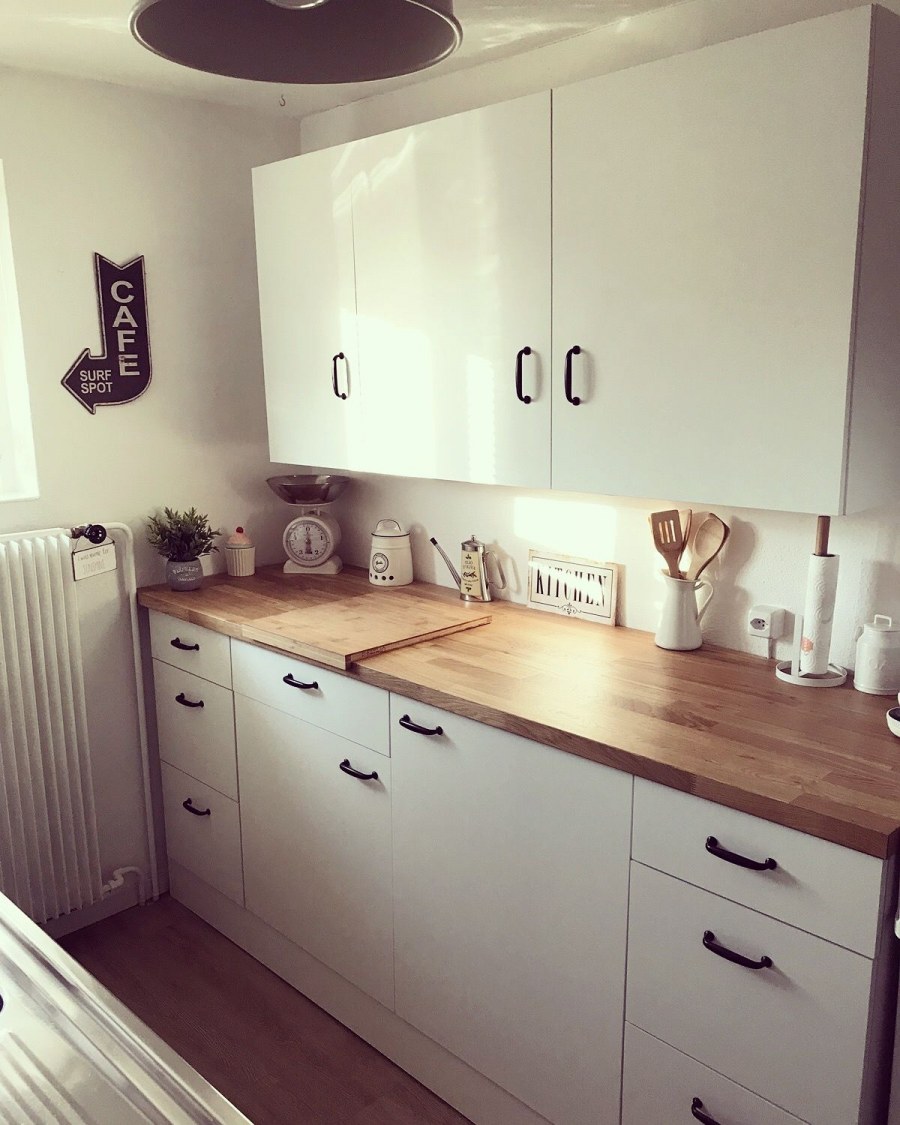 Белая кухня со столешницей КАРЛБИ икеа