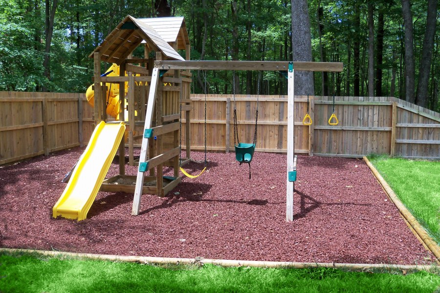 Песочница с домиком