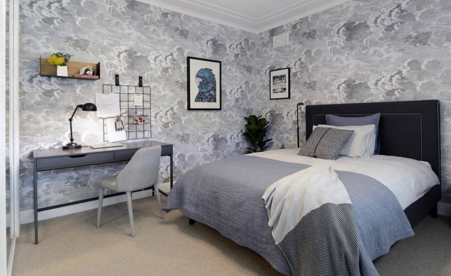 Обои в серых тонах в спальню