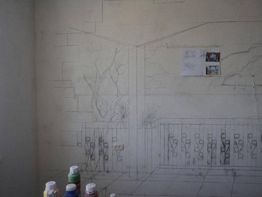 Декор стены изолентой