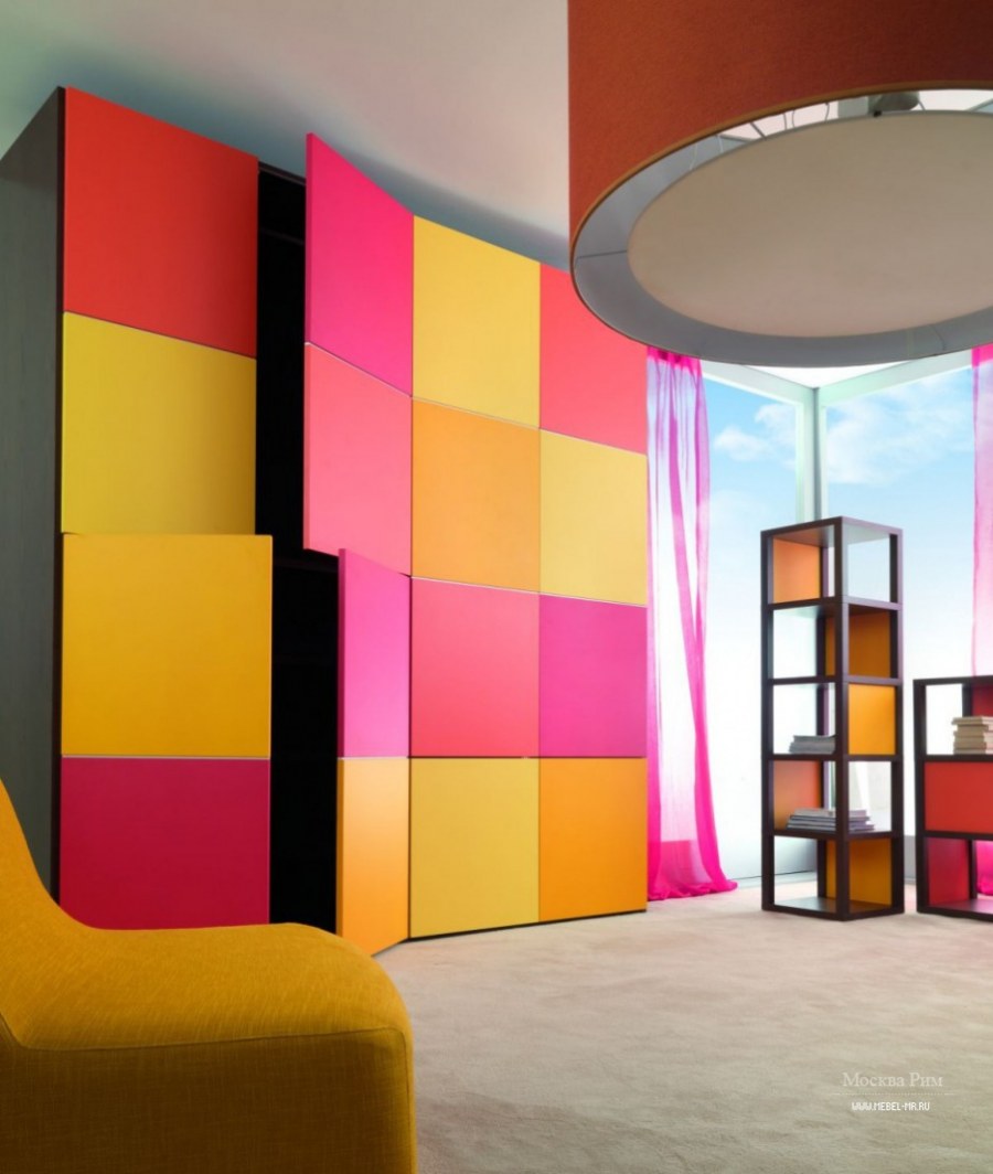 Шкаф разноцветный