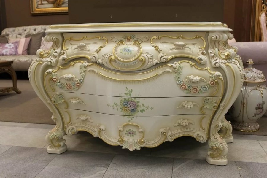 Мебель в стиле рококо