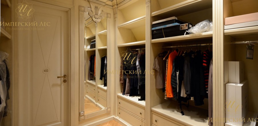 Гардеробные шкафы классика