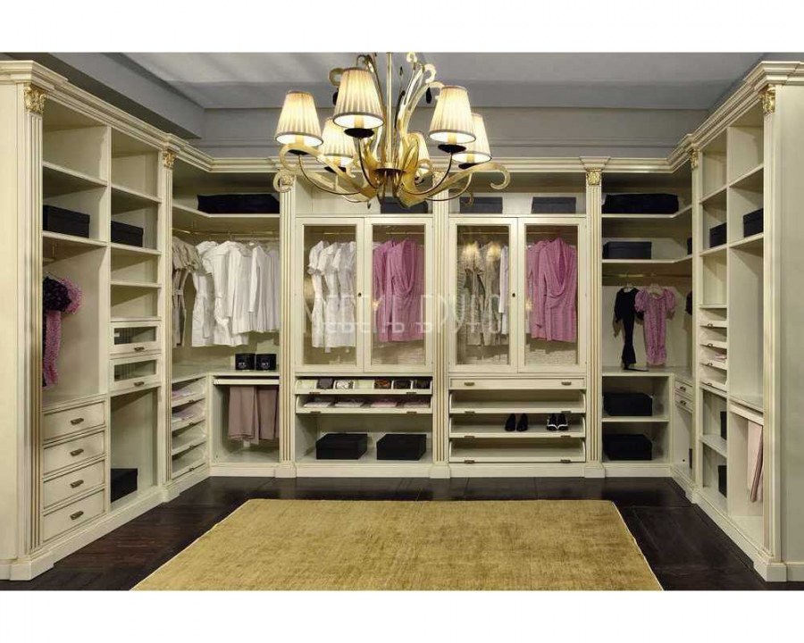 Гардеробные в классическом стиле