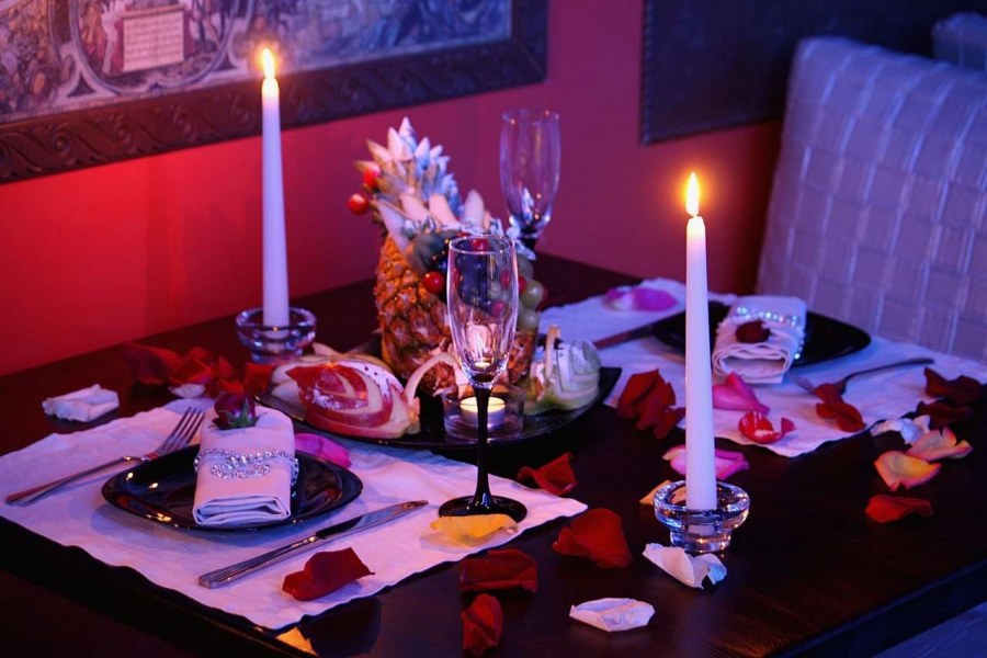 Романтический ужин в комнате