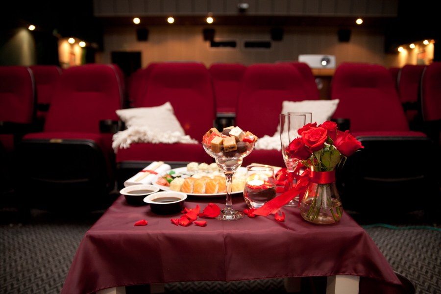 Романтический столик