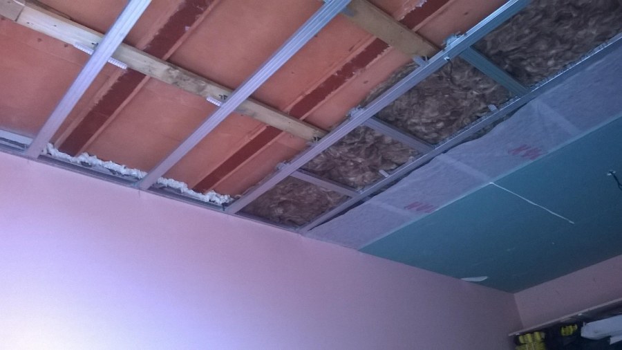 Акустические потолочные панели Армстронг