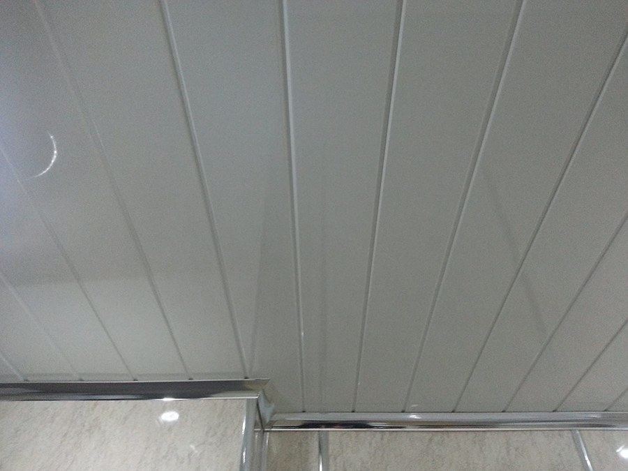 Щелевой подвесной потолок