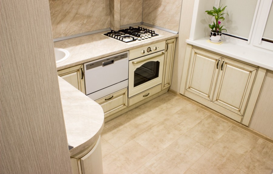 Столешница кедр мрамор бежевый