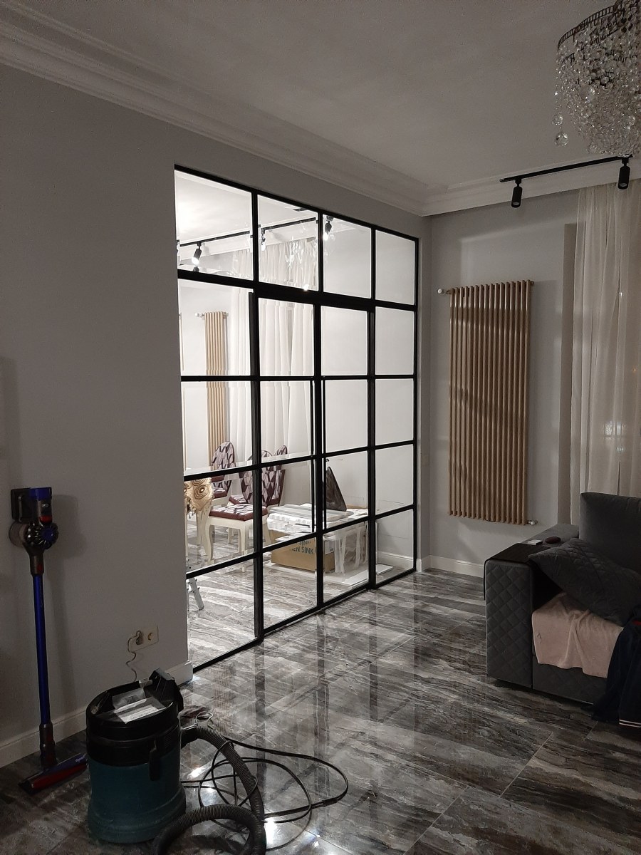 Стеклянные перегородки в доме