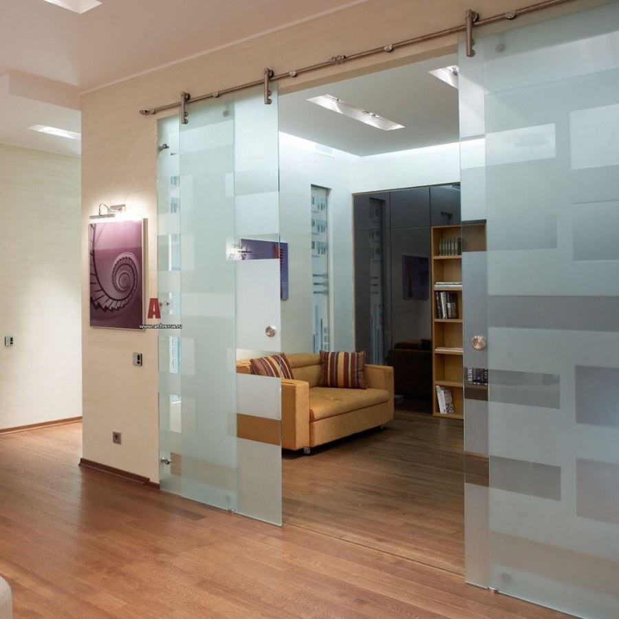 Цельностеклянная перегородка орман