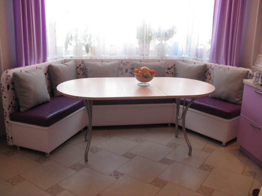 Кухонный уголок эркерный