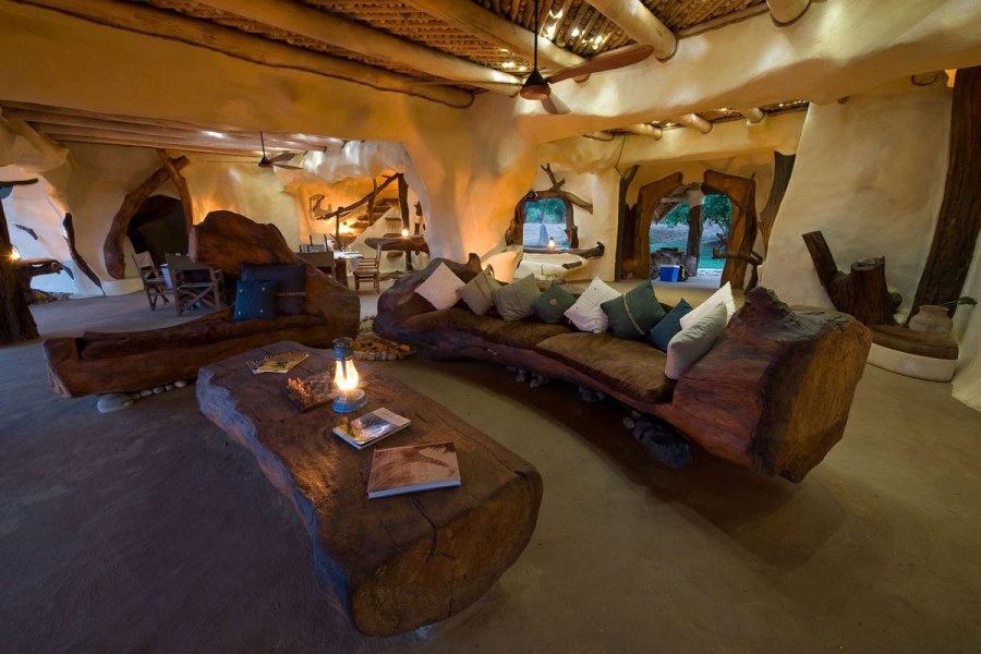 Комната в первобытном стиле