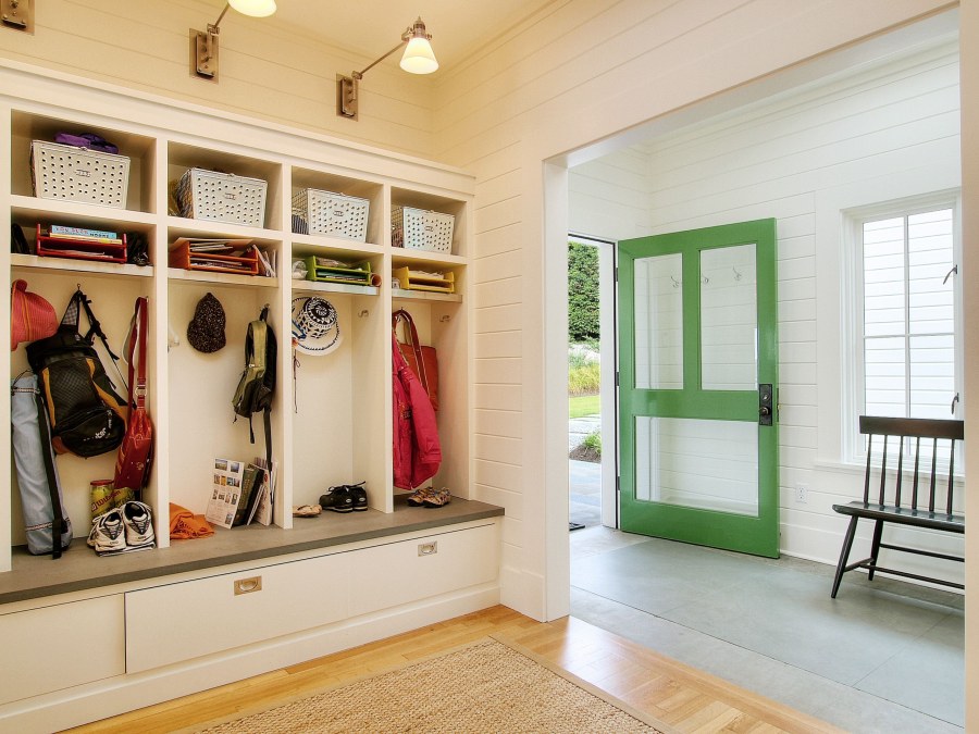 Дизайнерские вешалки в прихожую